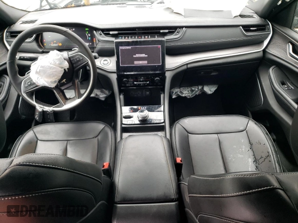2024 Jeep Grand Cherokee с VIN 1C4RJYB62R8611652, выставлен на аукционе Copart как лот 43877075 с пробегом 5 105 миль миль и Списание • Salvage title. История ставок и продаж доступна на DreamBid. Изображение 8.