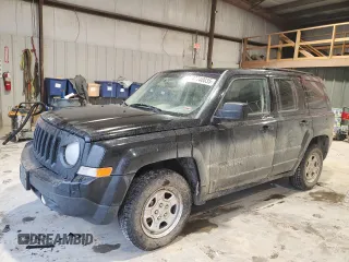 2013 Jeep Patriot Sport with VIN 1C4NJRBB5DD245574, listed as a Copart auction lot 47740035 with 185,559 mi miles and Salvage Title. Bid and sale history available at carsss.com. Image 1.