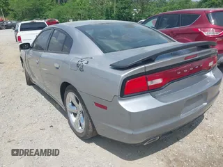2013 Dodge Charger SE z VIN 2C3CDXBG1DH609530, wystawiony jako IAAI lot #42151140 z przebiegiem 173 210 mil mil oraz . Historia ofert i sprzedaży dostępna na DreamBid. Obrazek 3.