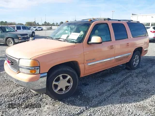2000 GMC Yukon XL SLT with VIN 3GKFK16T9YG166699, listed as a IAAI auction lot 41070324 with 271,068 mi miles. Bid and sale history available at carsss.com. Image 2.