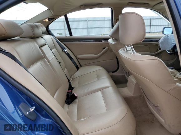 2003 BMW 3 Series 330i with VIN WBAEV53483KM02597, listed as a Copart auction lot 50743335 with 167,968 mi miles and Salvage Title. Bid and sale history available at carsss.com. Image 10.