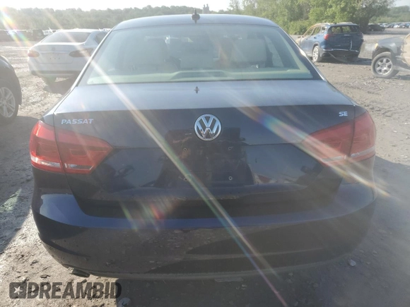 2012 Volkswagen Passat SE z VIN 1VWBH7A36CC108576, wystawiony jako Copart lot #56299105 z przebiegiem 110 815 mil mil oraz Szkoda całkowita • Salvage title. Historia ofert i sprzedaży dostępna na DreamBid. Obrazek 6.