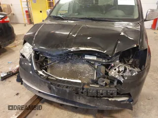 2015 Chrysler Town & Country Touring-L with VIN 2C4RC1CG3FR726639, listed as a IAAI auction lot 41502793 with 161,440 mi miles. Bid and sale history available at carsss.com. Image 6.