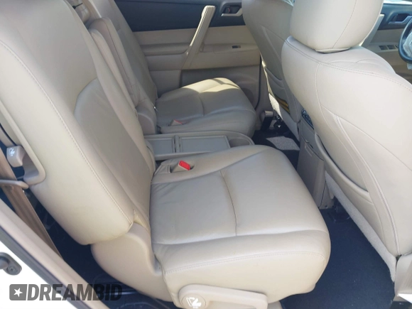 2013 Toyota Highlander with VIN 5TDZA3EH4DS042792, listed as a IAAI auction lot 41820271 with 118,536 mi miles and . Bid and sale history available at DreamBid. Image 8.