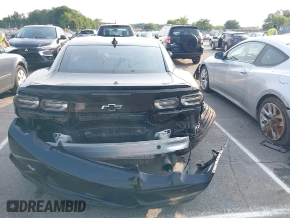 2020 Chevrolet Camaro 1LT z VIN 1G1FB1RS6L0103886, wystawiony jako IAAI lot #42402884 z przebiegiem 61 304 mil mil oraz . Historia ofert i sprzedaży dostępna na DreamBid. Obrazek 16.