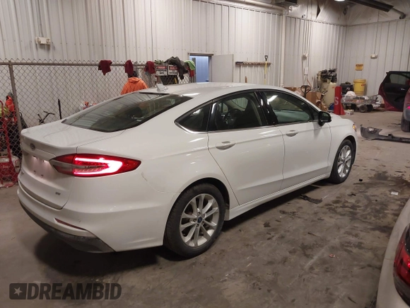 2019 Ford Fusion SE with VIN 3FA6P0H78KR210183, listed as a IAAI auction lot 41489110 with 139,615 mi miles. Bid and sale history available at carsss.com. Image 4.