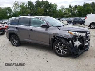 2019 Toyota Highlander SE with VIN 5TDJZRFH8KS932717, listed as a Copart auction lot 57224345 with 76,356 mi miles and Salvage title. Bid and sale history available at DreamBid. Image 4.