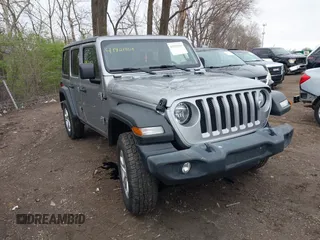 2020 Jeep Wrangler Unlimited Sport S z VIN 1C4HJXDN3LW115076, wystawiony jako IAAI lot #41921868 z przebiegiem 93 052 mil mil oraz . Historia ofert i sprzedaży dostępna na DreamBid. Obrazek 1.