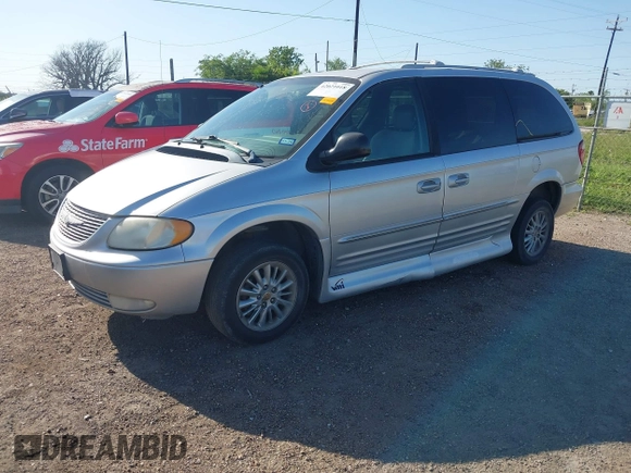 2002 Chrysler Town & Country Limited with VIN 2C8GP64L62R552398, listed as a IAAI auction lot 42021018 with 88,601 mi miles. Bid and sale history available at carsss.com. Image 2.