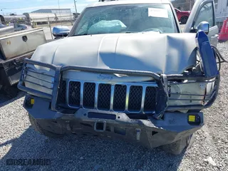 2006 Jeep Grand Cherokee Overland with VIN 1J8HR68256C358437, listed as a IAAI auction lot 41662320 with 172,296 mi miles. Bid and sale history available at carsss.com. Image 6.