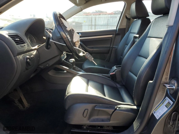 2010 Volkswagen Jetta Sedan Limited with VIN 3VWAZ7AJ6AM131939, listed as a Copart auction lot 43427555 with 92,801 mi miles and Salvage Title. Bid and sale history available at carsss.com. Image 7.