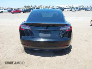 2020 Tesla Model 3 Performance z VIN 5YJ3E1EC5LF641593, wystawiony jako IAAI lot #42153291 z przebiegiem 70 264 mil mil oraz . Historia ofert i sprzedaży dostępna na DreamBid. Obrazek 17.