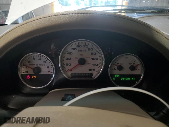 2005 Ford F-150 XLT с VIN 1FTPW12535FA41058, выставлен на аукционе Copart как лот 63579605 с пробегом 214 285 миль миль и Чистый • Clean title. История ставок и продаж доступна на DreamBid. Изображение 9.