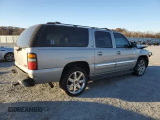 2004 GMC Yukon XL SLT with VIN 1GKEC16Z74J128281, listed as a Copart auction lot 72756074 with 0 mi miles and Salvage Title. Bid and sale history available at carsss.com. Image 3.