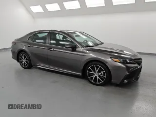 2022 Toyota Camry SE z VIN 4T1G11AK5NU686954, wystawiony jako Copart lot #59572575 z przebiegiem 115 123 mil mil oraz Czysty tytuł • Clean title. Historia ofert i sprzedaży dostępna na DreamBid. Obrazek 4.
