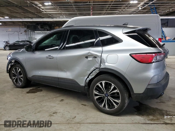 2022 Ford Escape SE with VIN 1FMCU9G69NUB19760, listed as a Copart auction lot 50070815 with 30,668 mi miles and Salvage Title. Bid and sale history available at DreamBid. Image 2.