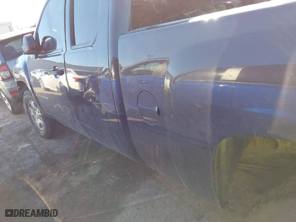 2011 Chevrolet Silverado 1500 LT with VIN 1GCRCSE03BZ227555, listed as a IAAI auction lot 41410334 with 163,633 mi miles. Bid and sale history available at carsss.com. Image 14.
