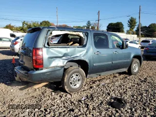 2009 Chevrolet Suburban LT w/1LT with VIN 1GNGC56K39R118135, listed as a Copart auction lot 75713124 with 231,657 mi miles and Salvage Title. Bid and sale history available at carsss.com. Image 3.