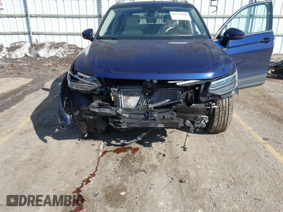 2024 Volkswagen Tiguan SE with VIN 3VVMB7AXXRM170782, listed as a IAAI auction lot 41754426 with 3,552 mi miles and . Bid and sale history available at DreamBid. Image 6.