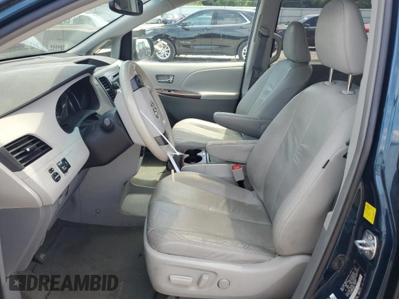 2011 Toyota Sienna XLE AAS с VIN 5TDYK3DCXBS040850, выставлен на аукционе Copart как лот 62155435 с пробегом 220 599 миль миль и Списание • Salvage title. История ставок и продаж доступна на DreamBid. Изображение 7.