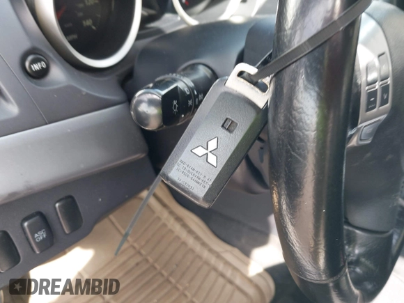 2010 Mitsubishi Lancer ES z VIN JA32U2FU9AU027824, wystawiony jako IAAI lot #41992311 z przebiegiem 239 422 mil mil oraz . Historia ofert i sprzedaży dostępna na DreamBid. Obrazek 11.