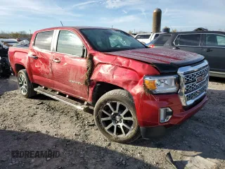 2021 GMC Canyon 2WD Denali with VIN 1GTG5EEN7M1254810, listed as a Copart auction lot 84808244 with 32,726 mi miles and Salvage Title. Bid and sale history available at carsss.com. Image 4.