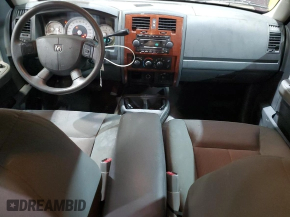 2005 Dodge Dakota SLT z VIN 1D7HW48N85S309502, wystawiony jako Copart lot #44729525 z przebiegiem 126 375 mil mil oraz Szkoda całkowita • Salvage title. Historia ofert i sprzedaży dostępna na DreamBid. Obrazek 8.