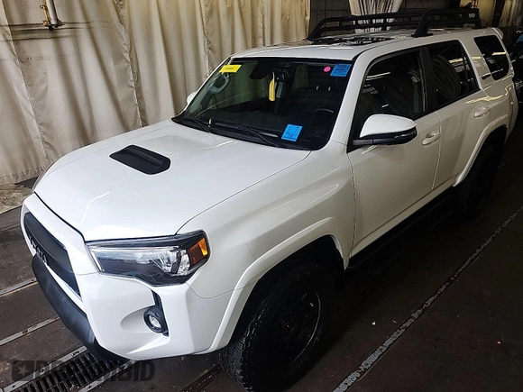2023 Toyota 4Runner TRD Pro z VIN JTELU5JR4P6107986, wystawiony jako IAAI lot #42575841 z przebiegiem 8 950 mil mil oraz . Historia ofert i sprzedaży dostępna na DreamBid. Obrazek 29.