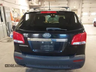 2011 Kia Sorento LX with VIN 5XYKT3A10BG182823, listed as a IAAI auction lot 41871711 with 207,844 mi miles. Bid and sale history available at carsss.com. Image 17.