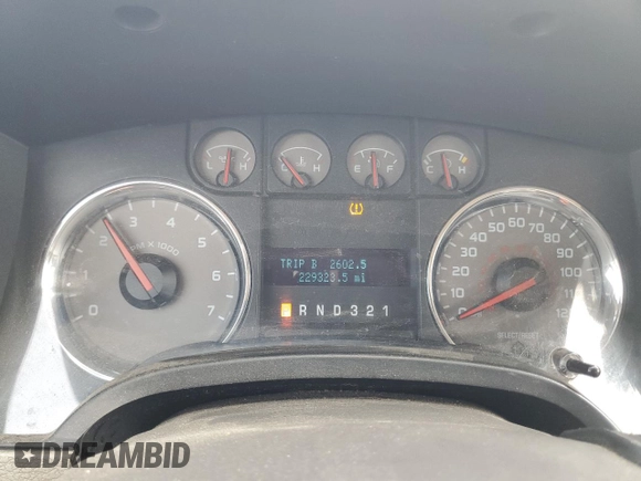 2009 Ford F-150 XL z VIN 1FTPX14V19KA55144, wystawiony jako Copart lot #62711785 z przebiegiem 229 323 mil mil oraz Czysty tytuł • Clean title. Historia ofert i sprzedaży dostępna na DreamBid. Obrazek 9.
