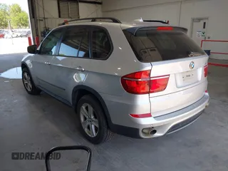 2012 BMW X5 35d z VIN 5UXZW0C53CL674187, wystawiony jako IAAI lot #42274931 z przebiegiem 272 642 mil mil oraz . Historia ofert i sprzedaży dostępna na DreamBid. Obrazek 3.