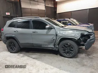 2019 Jeep Cherokee Trailhawk Elite with VIN 1C4PJMBX8KD458989, listed as a IAAI auction lot 41881517 with 89,045 mi miles. Bid and sale history available at carsss.com. Image 13.
