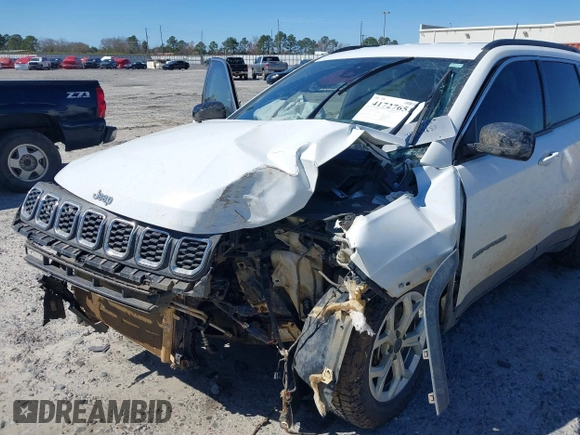 2025 Jeep Compass Latitude with VIN 3C4NJDBNXST520974, listed as a IAAI auction lot 41727651 with 24,054 mi miles and . Bid and sale history available at DreamBid. Image 6.
