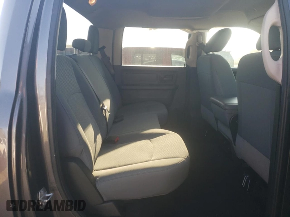 2018 Ram 1500 Express z VIN 1C6RR6KT4JS141691, wystawiony jako Copart lot #44244695 z przebiegiem 62 980 mil mil oraz Szkoda całkowita • Salvage title. Historia ofert i sprzedaży dostępna na DreamBid. Obrazek 10.