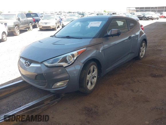 2014 Hyundai Veloster RE:FLEX z VIN KMHTC6AD2EU197984, wystawiony jako IAAI lot #41721931 z przebiegiem 107 252 mil mil oraz . Historia ofert i sprzedaży dostępna na DreamBid. Obrazek 2.