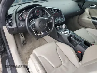 2010 Audi R8 z VIN WUAAUAFGXAN001411, wystawiony jako Copart lot #66520774 z przebiegiem 21 691 mil mil oraz Szkoda całkowita • Salvage title. Historia ofert i sprzedaży dostępna na DreamBid. Obrazek 8.