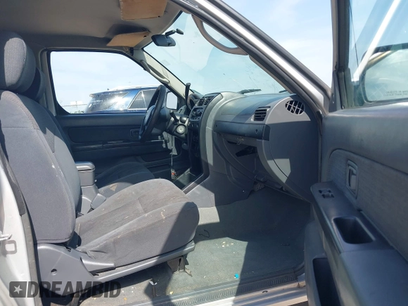 2004 Nissan Frontier XE z VIN 1N6DD26T74C456243, wystawiony jako IAAI lot #42254358 z przebiegiem 217 583 mil mil oraz . Historia ofert i sprzedaży dostępna na DreamBid. Obrazek 5.