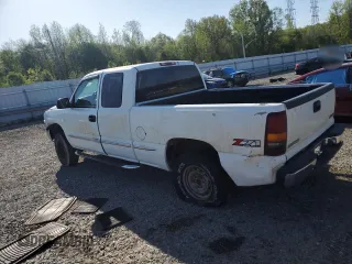 1999 GMC Sierra 1500 SLE z VIN 2GTEK19TXX1551778, wystawiony jako Copart lot #52279055 z przebiegiem 302 182 mil mil oraz Szkoda całkowita • Salvage title. Historia ofert i sprzedaży dostępna na DreamBid. Obrazek 2.