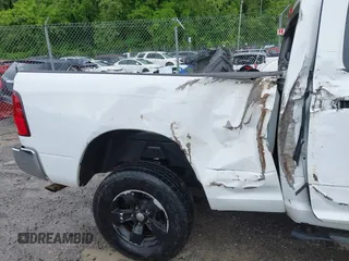 2017 Ram 1500 SLT z VIN 1C6RR7GG9HS736595, wystawiony jako IAAI lot #42230792 z przebiegiem 132 627 mil mil oraz . Historia ofert i sprzedaży dostępna na DreamBid. Obrazek 19.