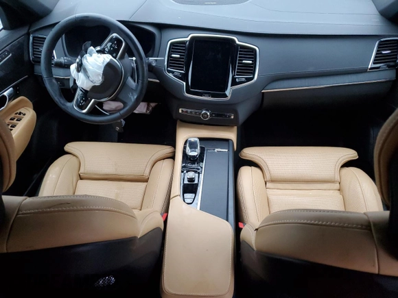 2025 Volvo XC90 Plug-In Hybrid Ultra z VIN YV4H60PFXS1305589, wystawiony jako Copart lot #48111435 z przebiegiem Nie podano mil oraz Szkoda całkowita • Salvage title. Historia ofert i sprzedaży dostępna na DreamBid. Obrazek 8.