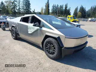 2024 Tesla Cybertruck Cyberbeast z VIN 7G2CEHEEXRA038555, wystawiony jako IAAI lot #42047963 z przebiegiem 14 mil mil oraz . Historia ofert i sprzedaży dostępna na DreamBid. Obrazek 1.