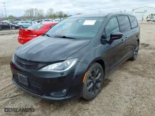 2018 Chrysler Pacifica Touring Plus with VIN 2C4RC1FG9JR351697, listed as a IAAI auction lot 42077064 with 176,644 mi miles. Bid and sale history available at carsss.com. Image 2.