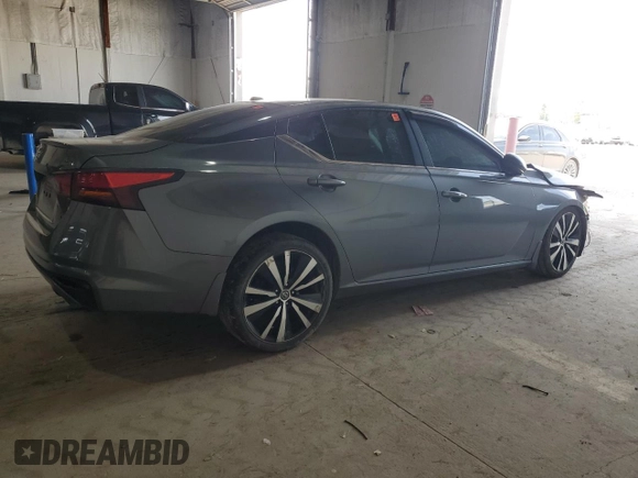 2019 Nissan Altima SR with VIN 1N4BL4CV2KC197288, listed as a Copart auction lot 48852335 with 333,333 mi miles and Clean Title. Bid and sale history available at carsss.com. Image 3.