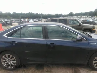 2017 Toyota Camry Hybrid LE with VIN 4T1BD1FK8HU229215, listed as a IAAI auction lot 40089195 with 67,749 mi miles. Bid and sale history available at carsss.com. Image 13.