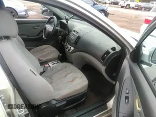 2010 Hyundai Elantra GLS z VIN KMHDU4AD6AU185885, wystawiony jako IAAI lot #42466100 z przebiegiem 200 842 mil mil oraz . Historia ofert i sprzedaży dostępna na DreamBid. Obrazek 5.