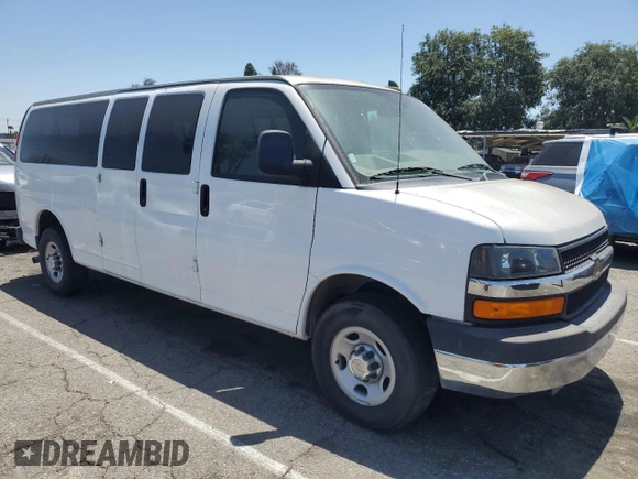 2016 Chevrolet Express Passenger LT with VIN 1GAZGPFG8G1194824, listed as a Copart auction lot 57914775 with 45,291 mi miles and Clean title. Bid and sale history available at DreamBid. Image 4.