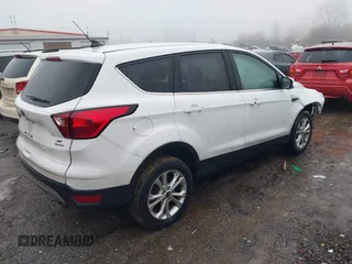 2019 Ford Escape SE with VIN 1FMCU0GD2KUC21987, listed as a IAAI auction lot 41463458 with 98,983 mi miles. Bid and sale history available at carsss.com. Image 4.