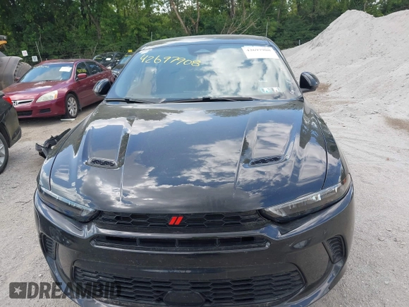 2024 Dodge Hornet R/T с VIN ZACPDFCW2R3A25907, выставлен на аукционе IAAI как лот 42697908 с пробегом 25 131 миль миль и . История ставок и продаж доступна на DreamBid. Изображение 17.