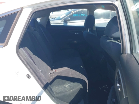 2015 Nissan Altima 2.5 SV with VIN 1N4AL3AP7FC168658, listed as a IAAI auction lot 42044500 with 185,968 mi miles. Bid and sale history available at carsss.com. Image 8.