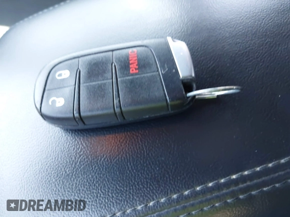 2016 Jeep Grand Cherokee Laredo z VIN 1C4RJFAG0GC384227, wystawiony jako IAAI lot #41995947 z przebiegiem 155 276 mil mil oraz . Historia ofert i sprzedaży dostępna na DreamBid. Obrazek 11.